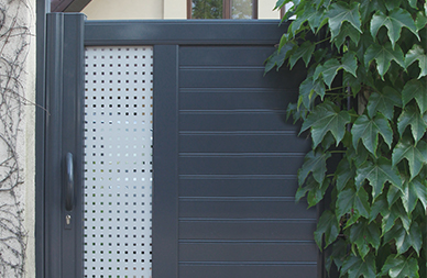 Home automation solution for automatic gate opening